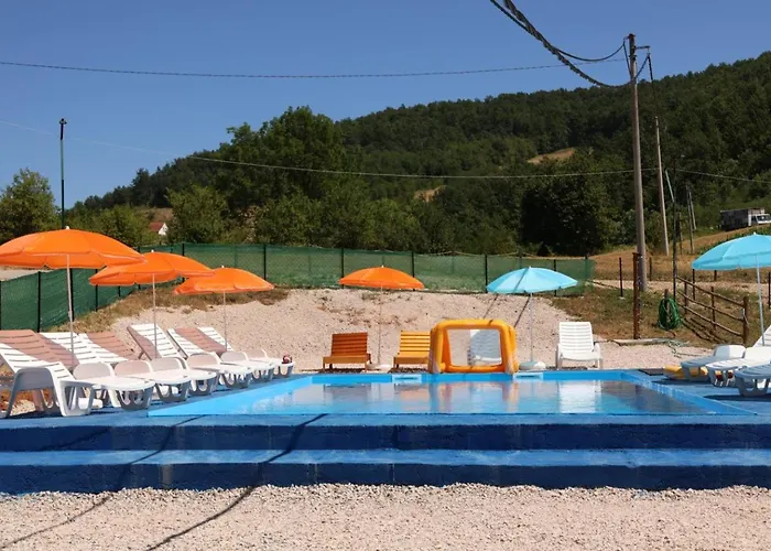 Pavlovica Konaci * Kotraza